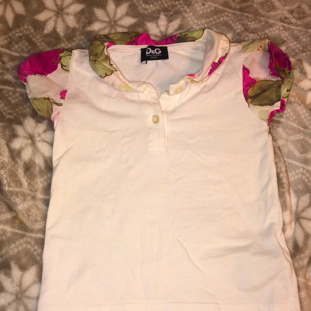 Super cute D&G with cap sleeves and flower details